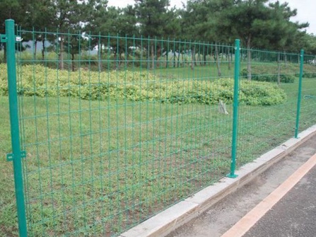 1644393279788595.jpg 双边护栏网 (2).jpg